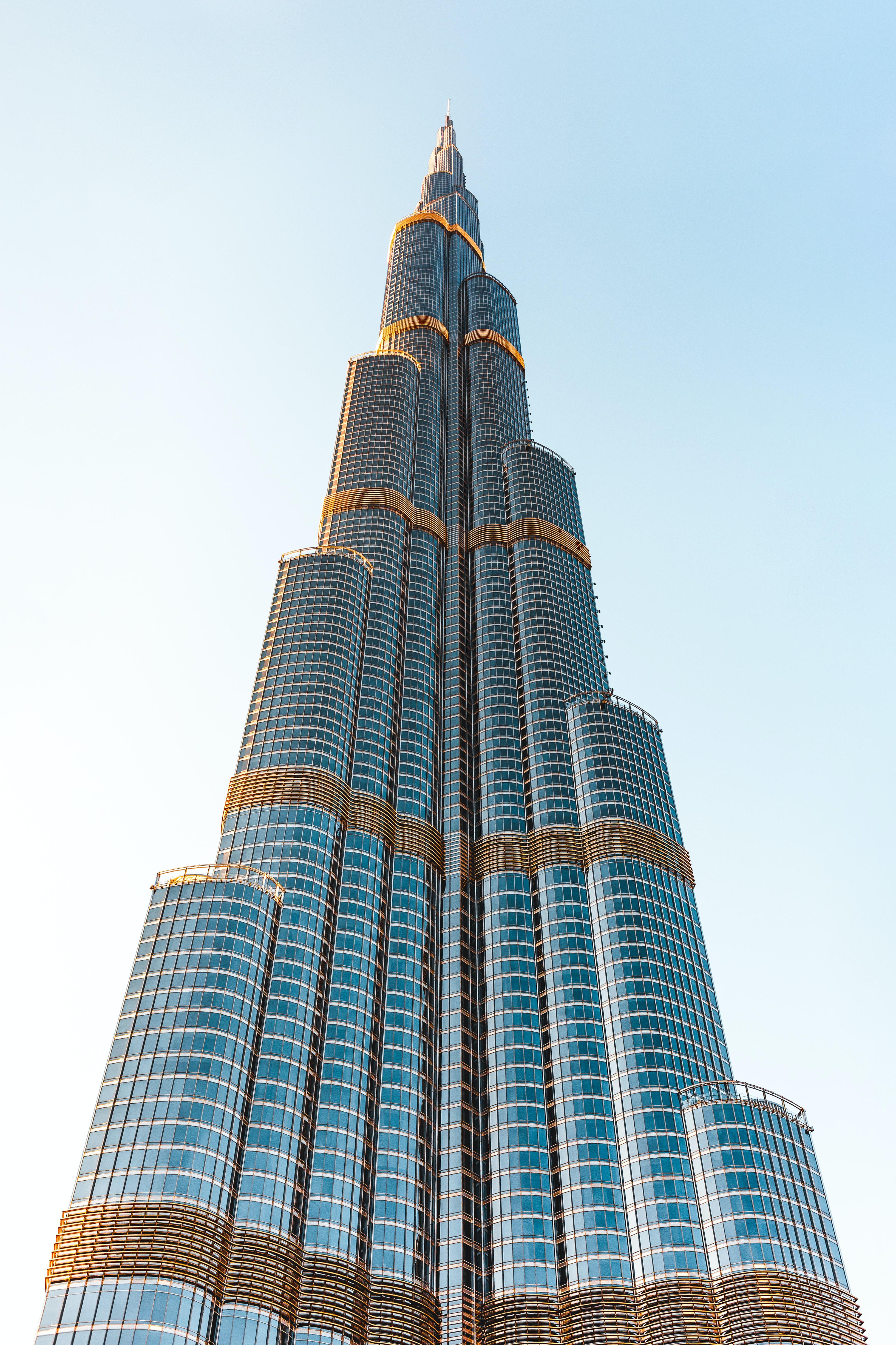 Бурдж халифа постройка. Бурдж-Халифа Дубай. Небоскрёб Бурдж-Халифа в Дубае. Архитектура Дубая Бурдж Халифа. Дубай здание Бурдж Халифа.